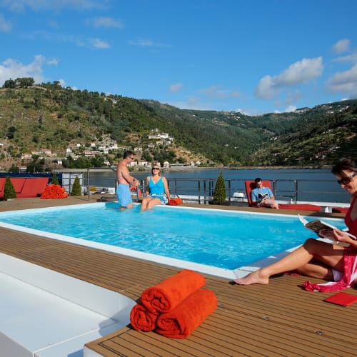 Ama VIDA pool